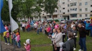 На дворовом празднике в Южном посёлке встретили приближающийся День Республики