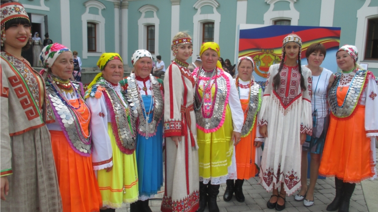 Народный фольклорный коллектив "Шанчак" на Всечувашском Акатуе в г. Москва