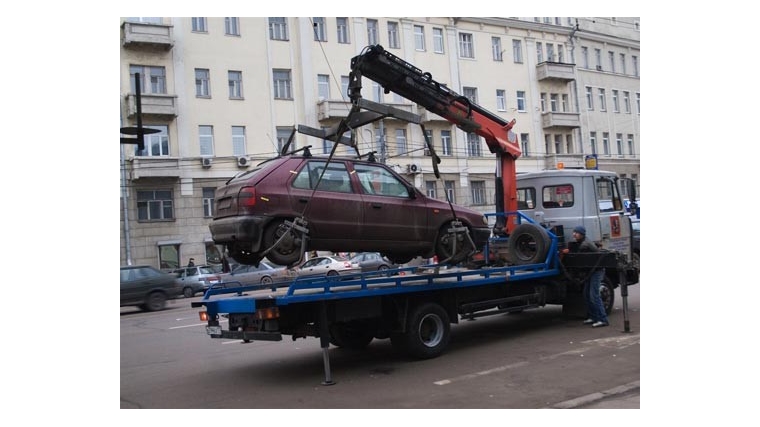 В Московском районе ведется работа по эвакуации брошенных автомобилей, стоящих во дворах многоквартирных домов