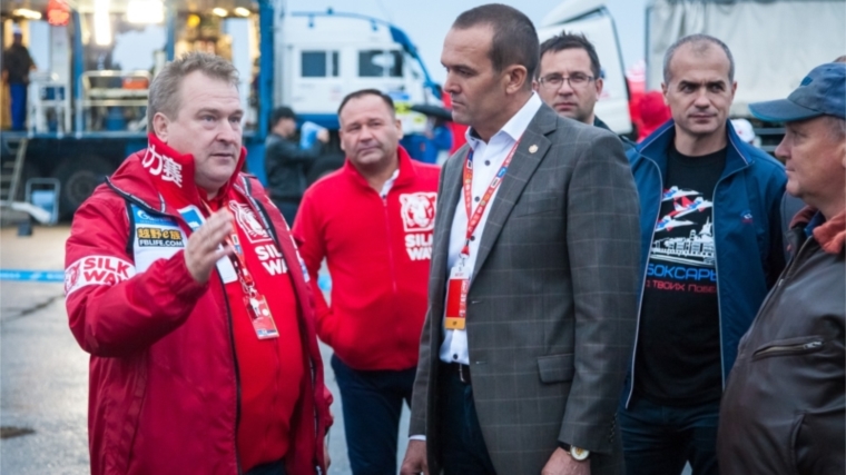 Михаил Игнатьев приветствовал участников международного ралли «Шёлковый путь»