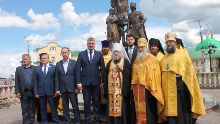 В День семьи, любви и верности в Чебоксарах состоялся праздничный молебен
