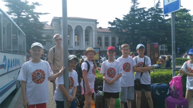 Юные шумерлинцы отправились навстречу солнечному лету в детский лагерь «Комсомольский», ВДЦ «Орлёнок»…