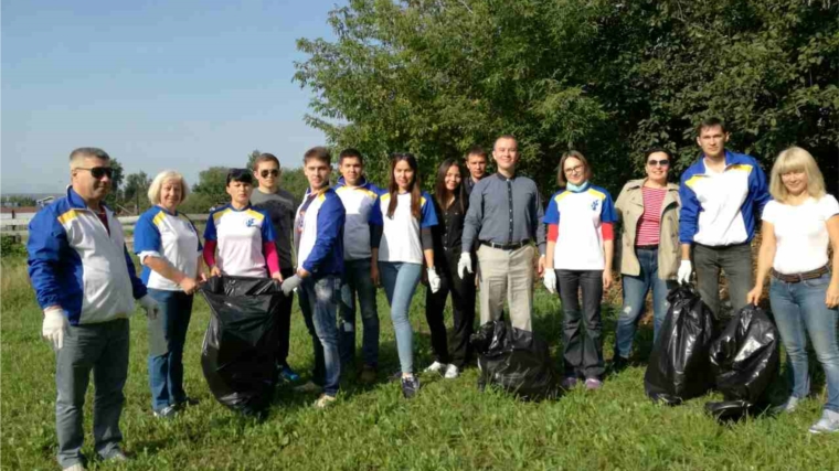 Сотрудники Минкультуры Чувашии приняли участие во Всероссийском экологическом субботнике &quot;Зеленая Россия&quot;
