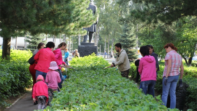 Администрация Чебоксарского района поддержала экологическую акцию «Зеленая Россия»