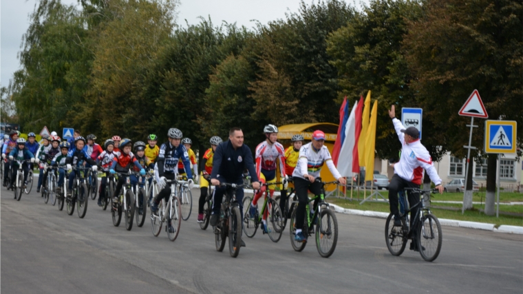Велопробег дал старт праздничным мероприятием в честь 90-летия района