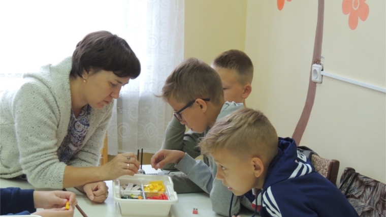 Педагоги Центра детского творчества города Шумерля знакомят обучающихся с различными направлениями проектной деятельности учреждения