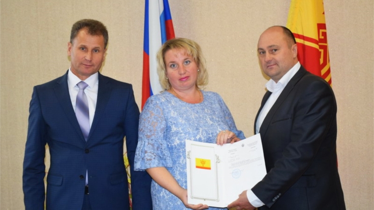 Руководство Шумерли поздравило финансистов города с профессиональным праздником