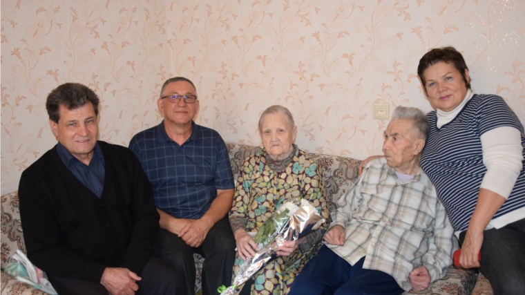 Юбиляру-долгожителю Трофимову Геннадию Трофимовичу вручили поздравительную открытку от Президента России