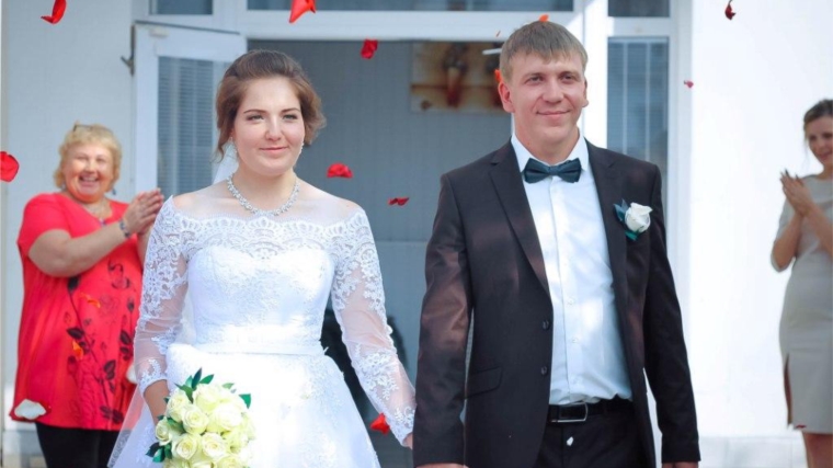 _Андрей и Оксана Суягины – двухсотая пара 2017 года в Алатыре