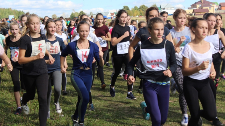 В городе Канаш очередной Всероссийский день бега «Кросс Нации – 2017» собрал любителей легкой атлетики и поклонников здорового образа жизни