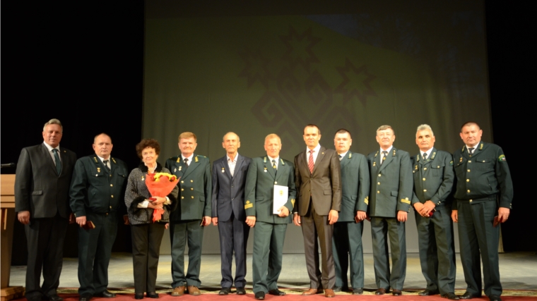 Михаил Игнатьев наградил лучших работников лесной отрасли
