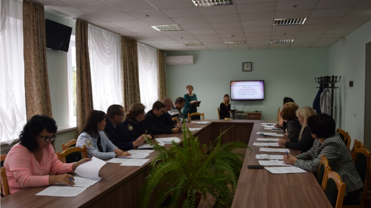 В Московском районе Чебоксар обсудили вопросы выявления и уничтожения наркотических культур, курительных смесей и их аналогов