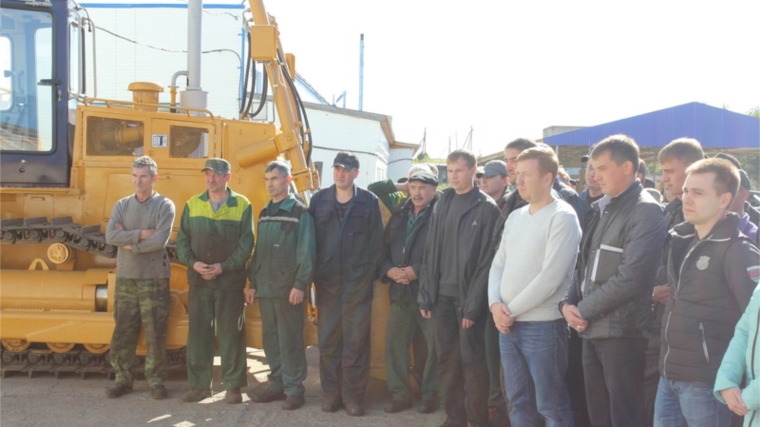 Владимир Димитриев поздравил машиностроителей Чебоксарского района с профессиональным праздником