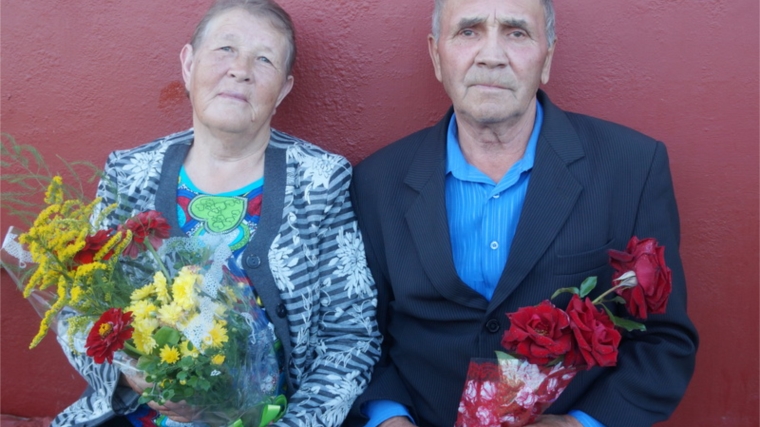 Супруги Понятойкины из села Напольного отпраздновали изумрудную свадьбу