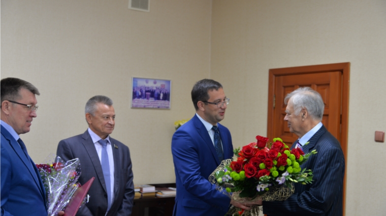 Депутаты Чебоксарского городского Собрания поздравили почетного гражданина города Чебоксары Чонгара Шлепнева с 85-летием