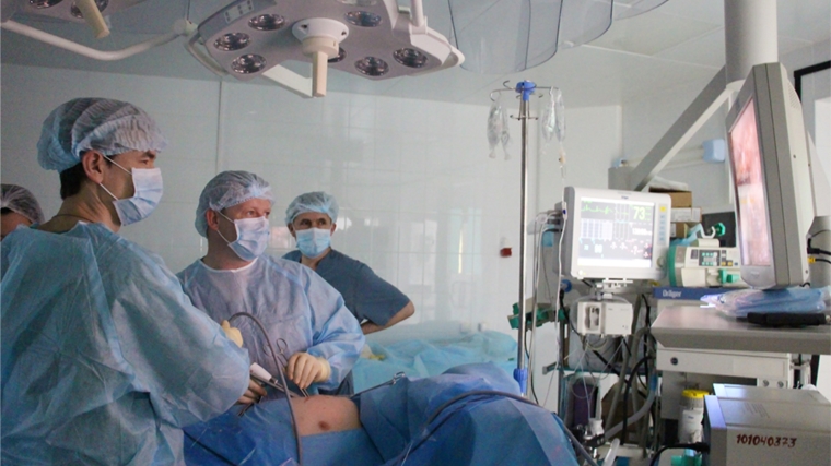 Торакальные хирурги онкодиспансера перенимают опыт проведения малоинвазивных операций