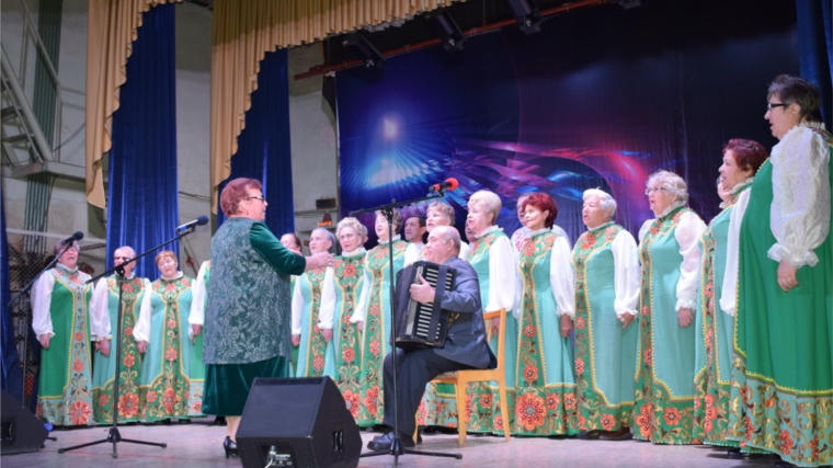 «Вы всегда молоды!» - в Шумерле прошел концерт ко Дню пожилых людей
