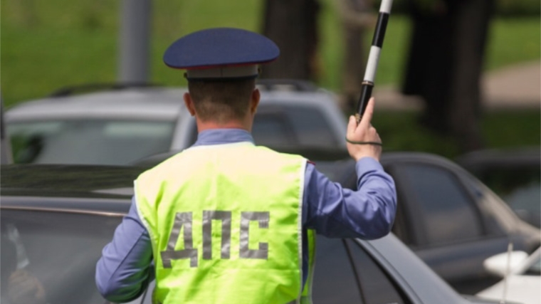 Ответственность за управление автомобилем без прав понесут несовершеннолетний правонарушитель и его законные представители