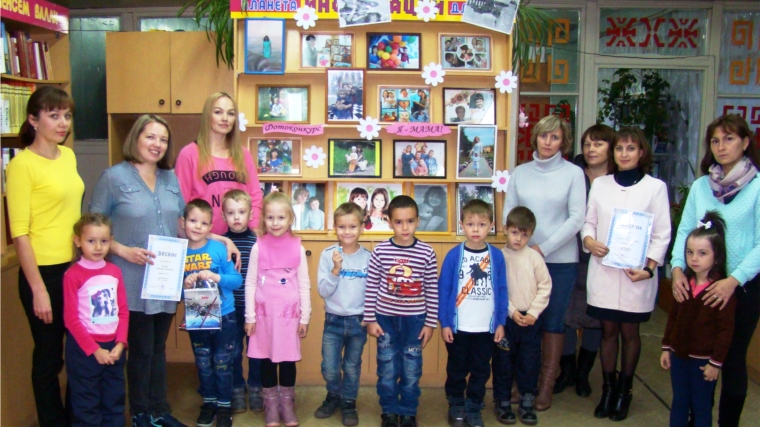 В краеведческой библиотеке города Канаш завершила работу библиотечная площадка для молодых мам «МАМА+МАЛЫШ»