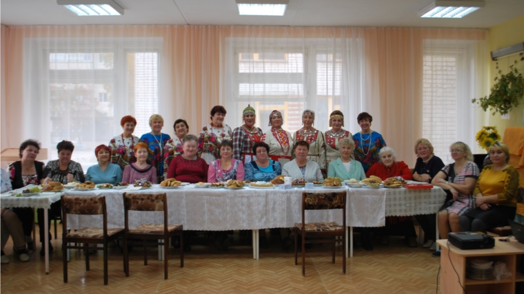 Ветеранов дошкольного образования поздравили члены женского клуба «Росинка»
