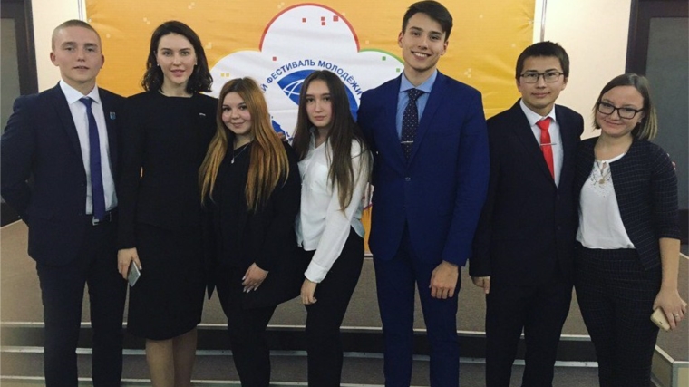 Депутат Государственной Думы Алена Аршинова провела встречу в активной молодежью г. Чебоксары