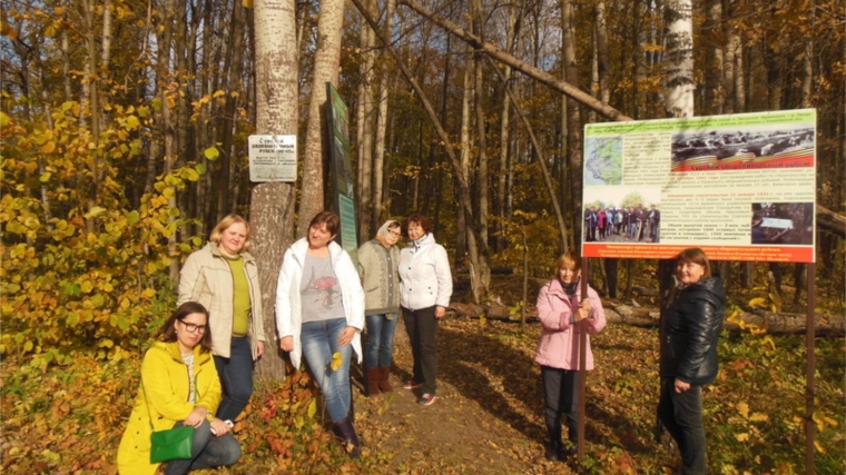 В рамках недели туризма в Чувашии сотрудники библиотек города Шумерля побывали в музее под открытым небом «Сурский оборонительный рубеж»