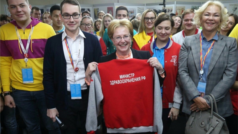 Министр Вероника Скворцова принимает участие в международном молодежном фестивале