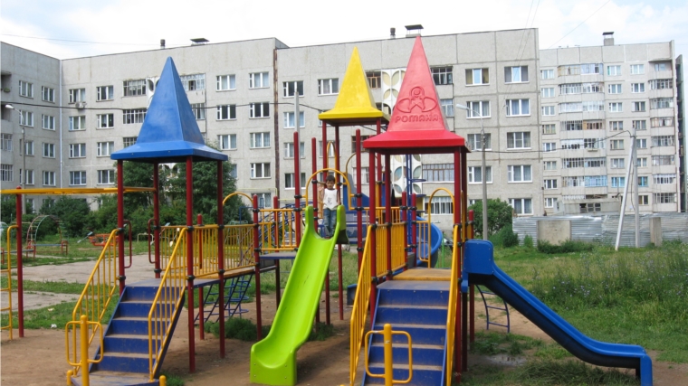 Продолжается благоустройство дворовых территорий