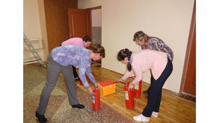 В Новочебоксарском центре социального обслуживания населения состоялась очередная тренировка по пожарной безопасности