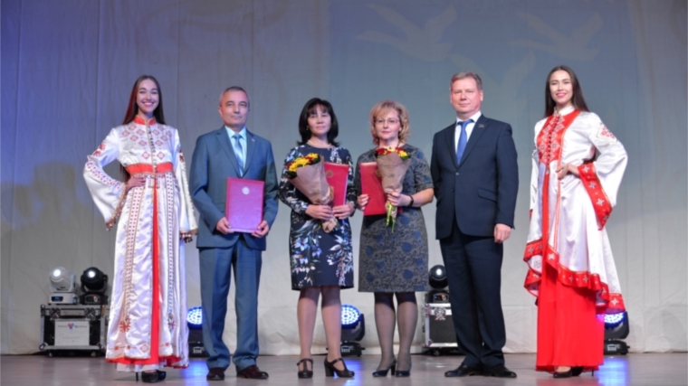Евгений Кадышев поздравил преподавателей и студентов Чебоксарского кооперативного института с 55-летием вуза