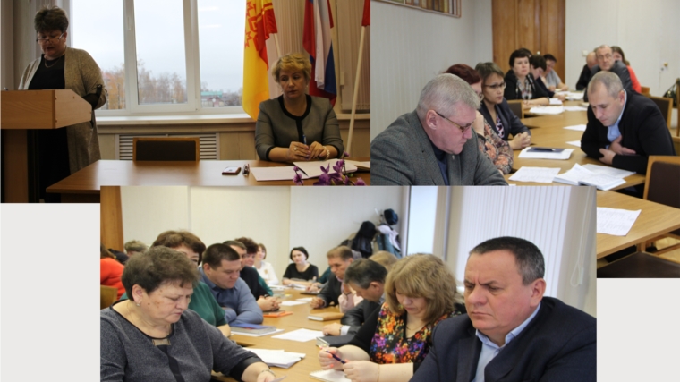 В администрации города Алатыря состоялось ежемесячное итоговое совещание