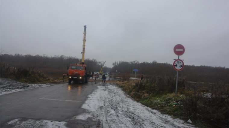 Прекращено движение транспорта через реку Сура в Шумерлинском районе