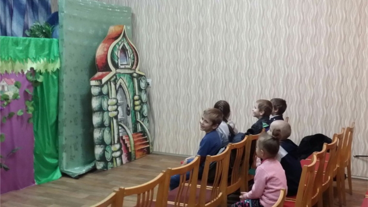 Театр кукол «Шумка» подарил многодетным семьям города Шумерля прекрасный спектакль «Вероломство Бармалея»