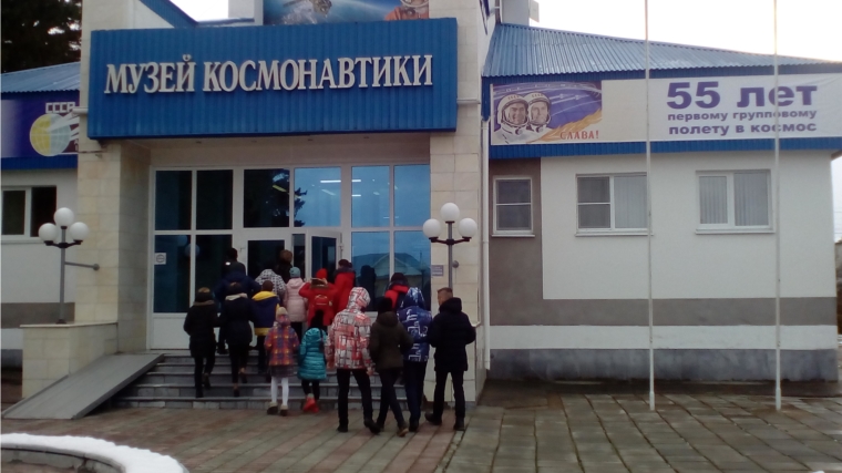 Подростки, состоящие на учете в комиссии по делам несовершеннолетних, посетили Мемориальный комплекс летчика-космонавта СССР Андриана Николаева