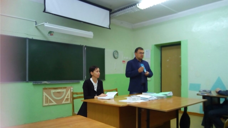 В рамках Всероссийского дня правовой помощи детям специалисты отдела образования провели информационно-правовой час в Траковской школе