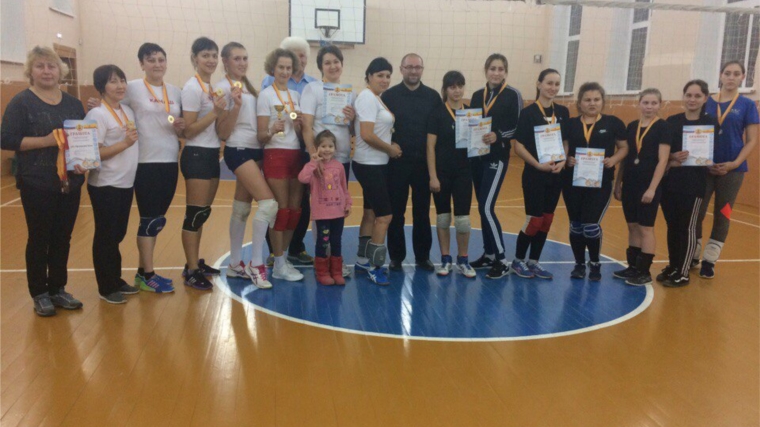 Определен чемпион города Канаш по волейболу среди женских команд сезона 2017 года.