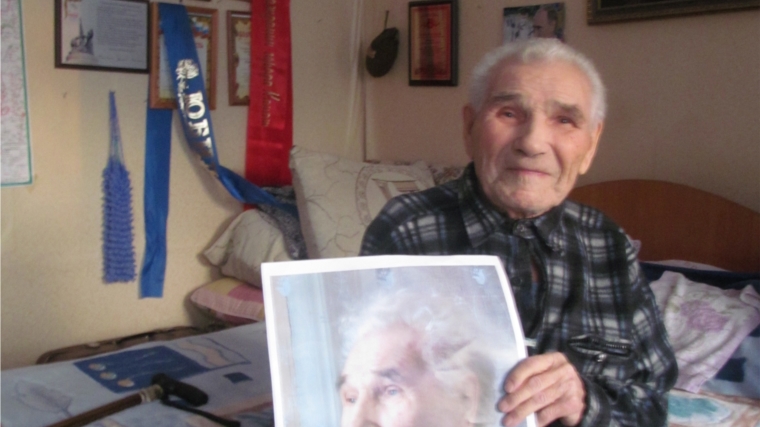 Канашский Краеведческий музей поздравил Арсентия Питеркина с 97-летием