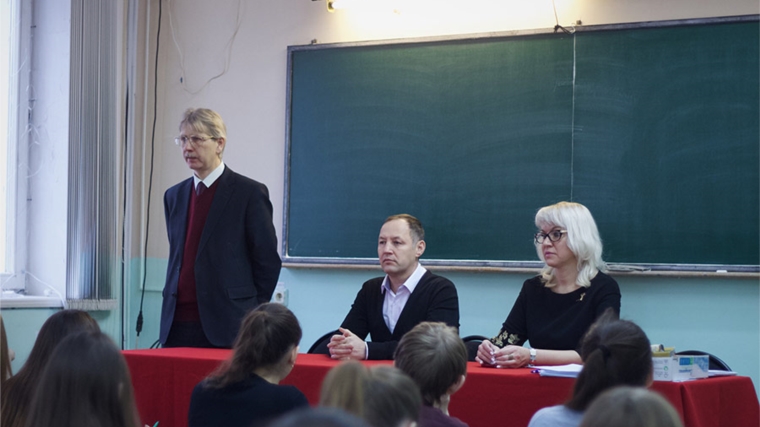 «Строители будущего»: выпускники чебоксарских школ, колледжей и техникумов продемонстрировали свои знания в области строительства