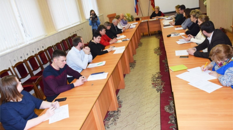 В администрации города Шумерля обсудили план подготовки и проведения новогодних мероприятий