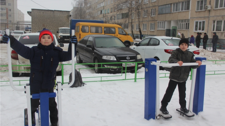 В городе Канаш прошло открытие дворовой территории у домов 2,4,6,8 по ул. Кооперативная