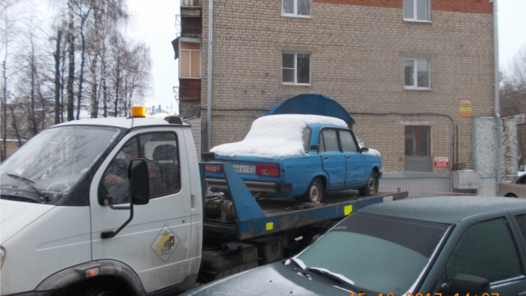 Московский район: продолжается работа по эвакуации бесхозных автомобилей в рамках профилактики правонарушений