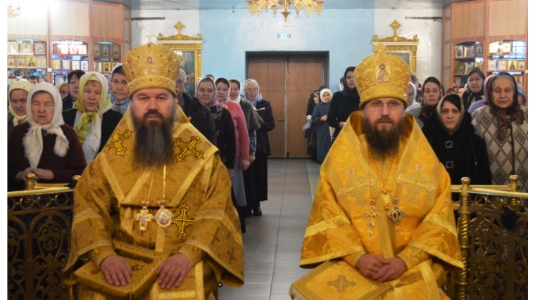 Епископ Канашский и Янтиковский Преосвященный Стефан провел Богослужение в шестую годовщину архиерейской хиротонии.
