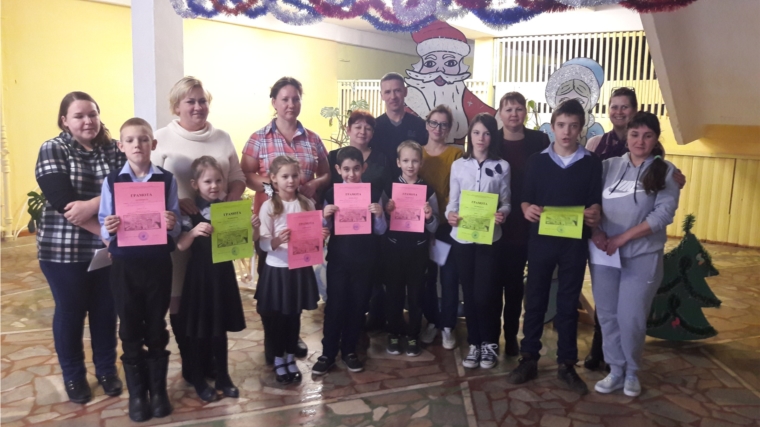 Кирские школьники и их родителей стали участниками игры по станциям «Сильные, ловкие, смелые» в рамках Года Матери и Отца