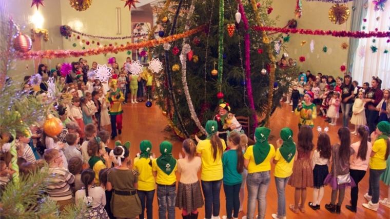 В Центре детского творчества города Шумерля стартовала карусель новогодних представлений