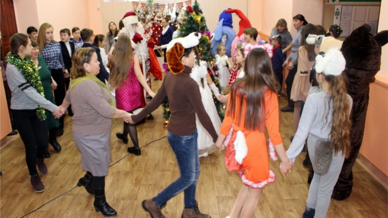 Ростислав Тимофеев поздравил детей-сирот и детей, оставшихся без попечения родителей, с наступающим Новым годом
