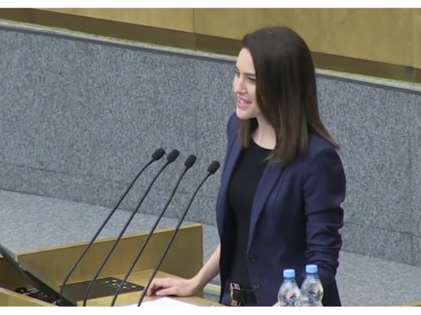 Алёна Аршинова: Педагоги – это наша гуманитарная армия, и она нуждается в поддержке