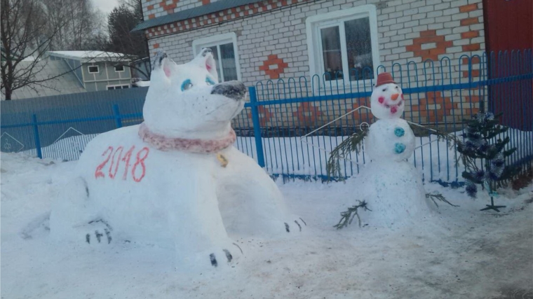 Символ года из снега