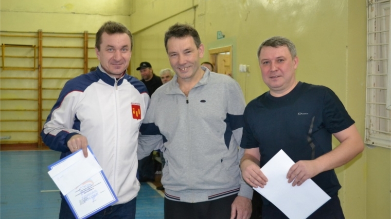 _Новый спортивный сезон алатырские волейболисты начали более чем достойно, завоевав бронзовые медали