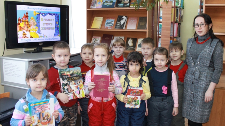 В библиотеке семейного чтения прошел литературный час