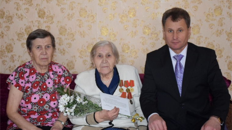 Ветеран труда, труженица тыла Вера Кузьминична Макаркина принимала поздравления с 90-летним юбилеем
